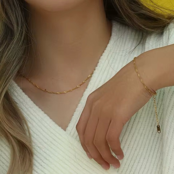 Necklace & Bracelet Set ⭐️ 18K Gold Plated Twist Chain - Picture 6 of 7